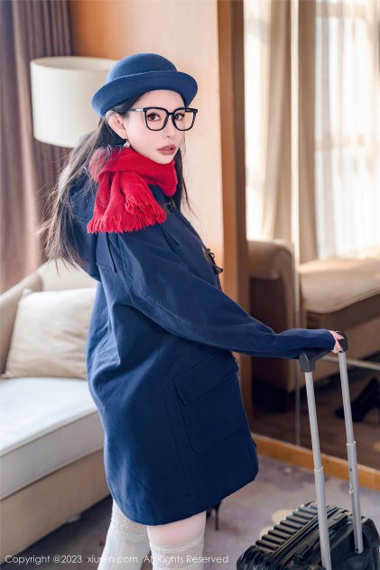 美女请自重，我只送外卖