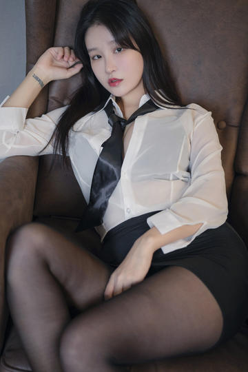 绿茵场外